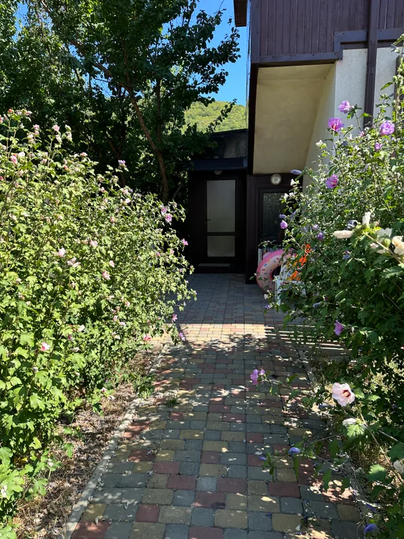 Апартаменты с видом на детскую площадку ЖК Резиденция Утриш