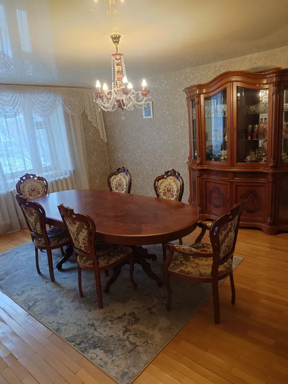 Просторная 4-х комнатная квартира в центре города