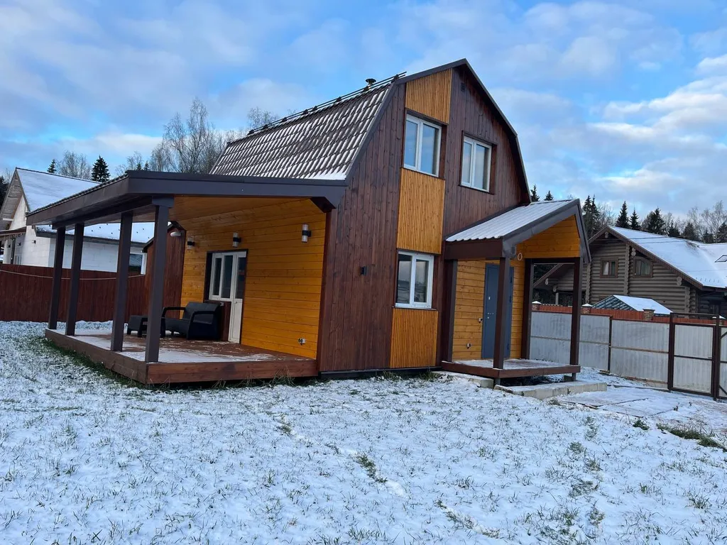 Уютный дом у леса