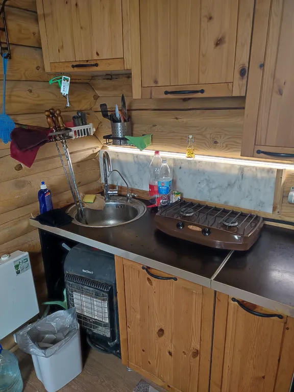 Дом с баней в лесу возле храма и озера