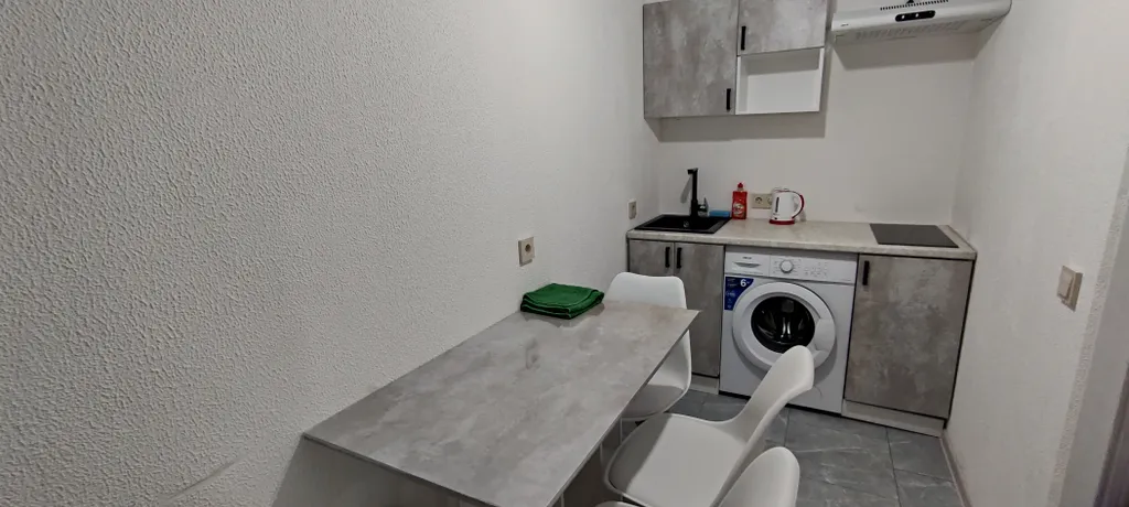 Квартира Квартира 2комн. Апарт автоном. Отоплен, кухня, стирка, балконы, изолированные спальни — Судак