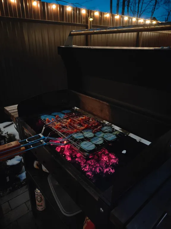 Добрый Дом с 3 спальнями и чаном с видом на лес