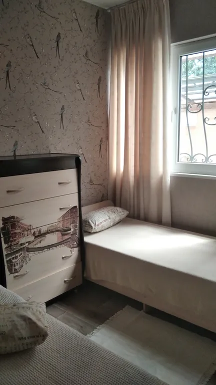 Уютный номер с двориком-беседкой