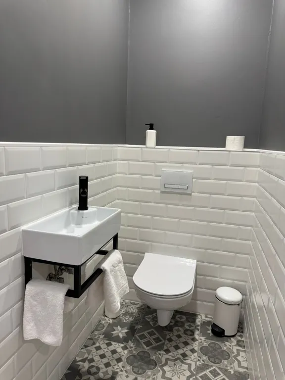 Часть дома с террасой и мангальной зоной на берегу моря