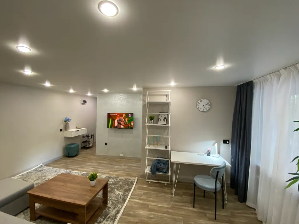 Квартира Квартира 2-комн в центре возле Театра Музкомедии — Красноярск