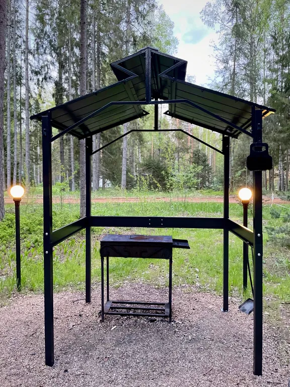 Коттедж Домик в лесу у озера для семейного отдыха — Турбаза Чайка