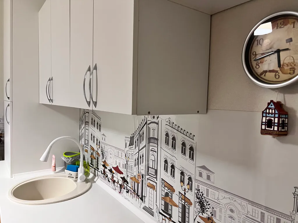 Милая квартирка с видом на горы и бассейном во дворе