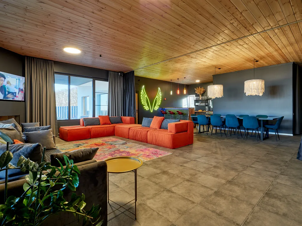 Дом с теплым бассейном, джакузи и потрясающим видом