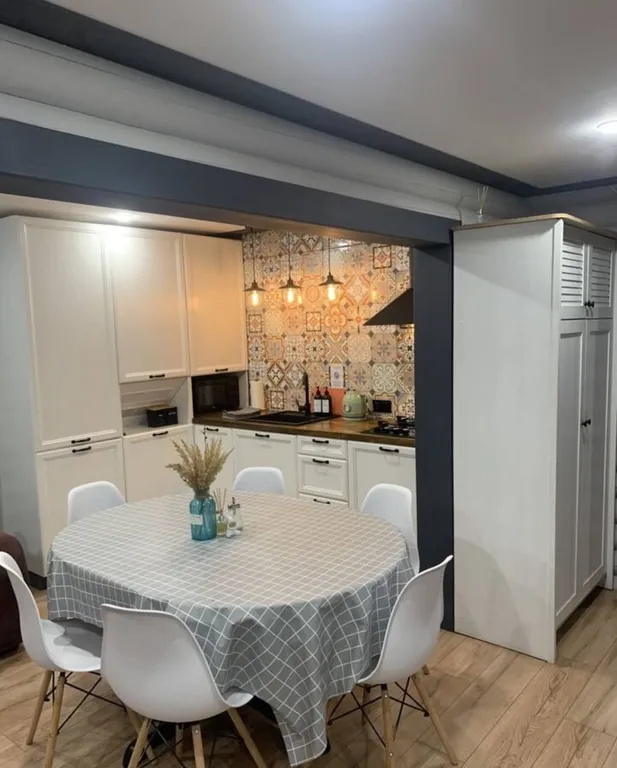 Уютный бревенчатый дом в сосновом бору