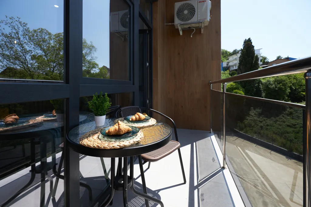 Студия с дизайнерским ремонтом