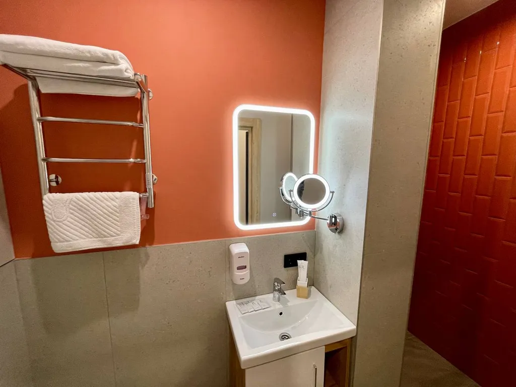 "В Гости!" на Запорожской 69  (1к студия №5 рядом с БЦ "Сити")