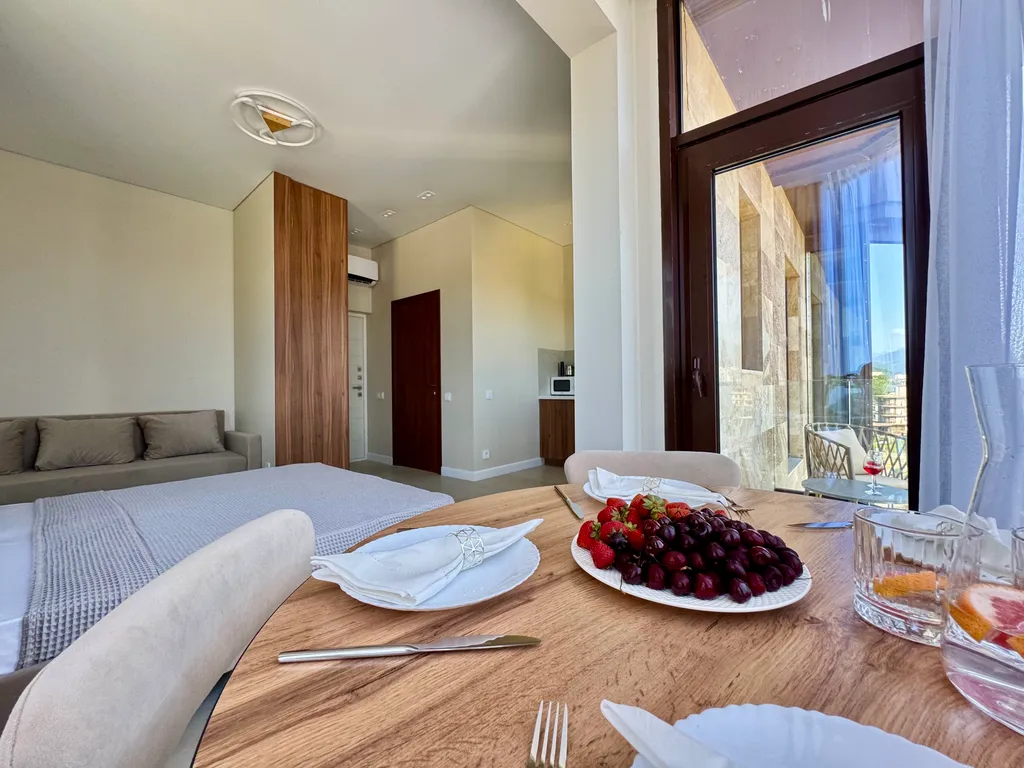 Квартира Квартира Делюкс с балконом и видом на море и горы — Лазаревское