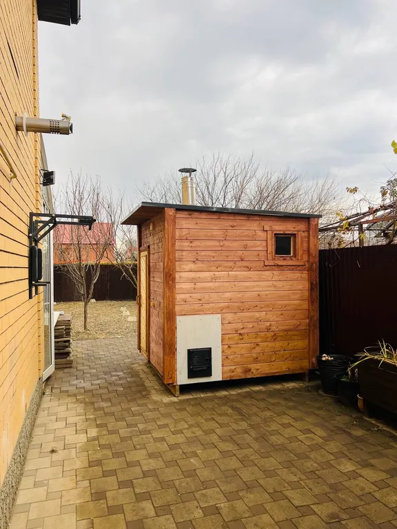 Дом с бассейном