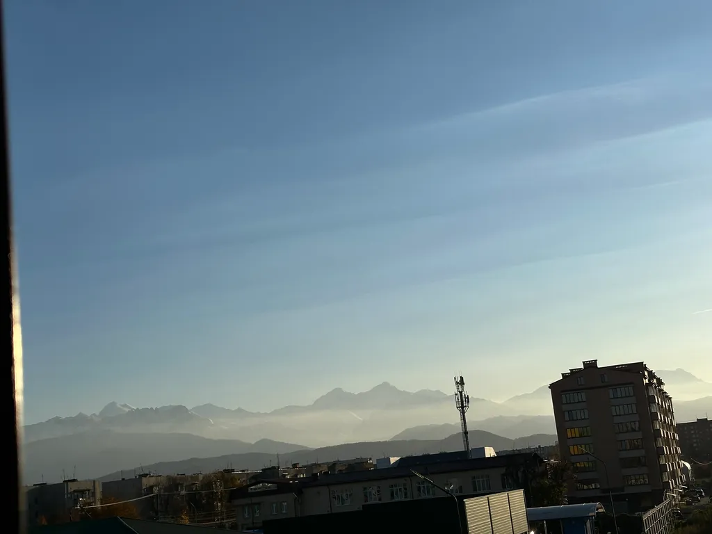 Уютная чистая квартира с видом на горы с удобным расположением