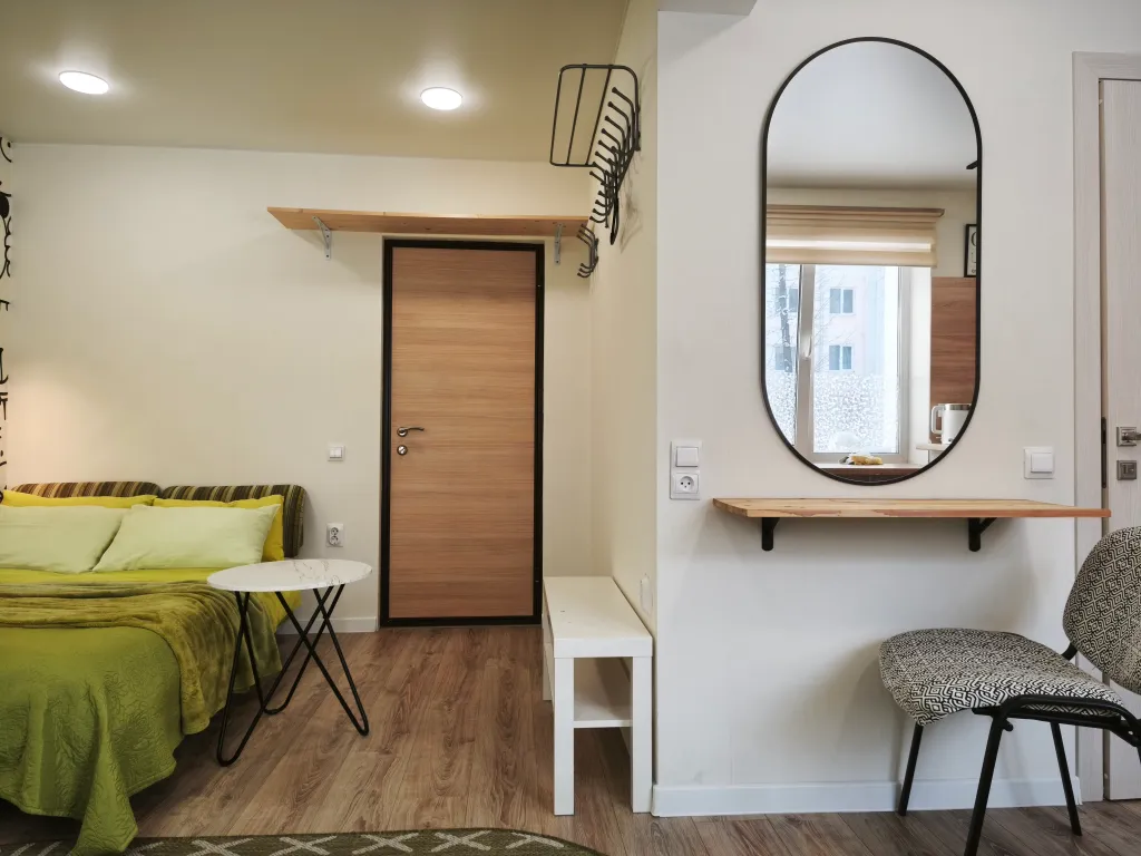 Кв-студия с отдельной спальней с лоджией Центр в5мин, напротив универа