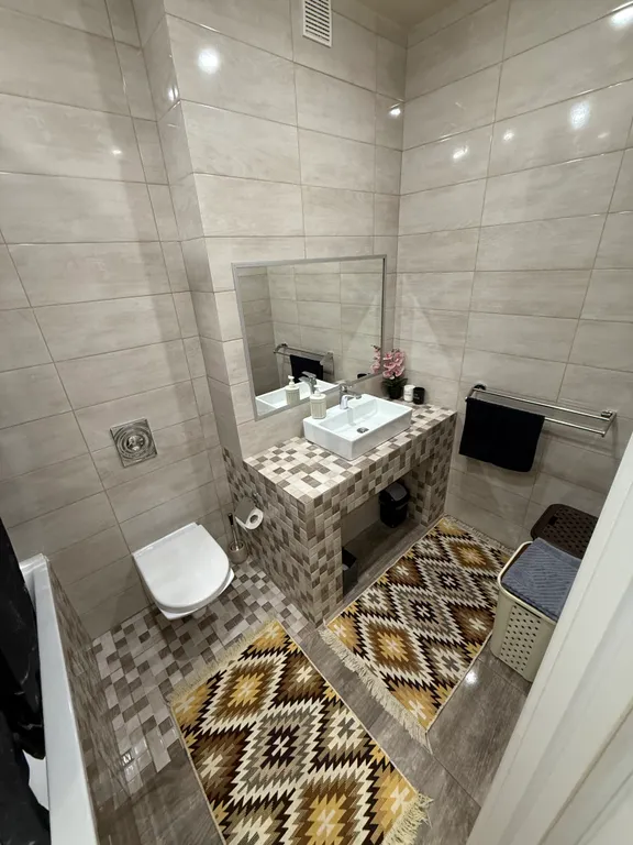 2-комнатная квартира около парка Галицкого