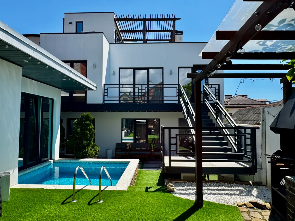 Коттедж Отдельный гостевой дом — аренда посуточно в Геленджик