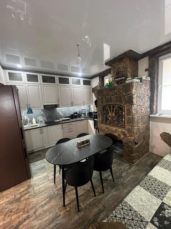 Гостевой дом с дизайнерским ремонтом с видом на горы