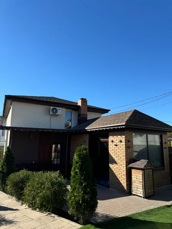 Дом с баней, бассейном и мангалом