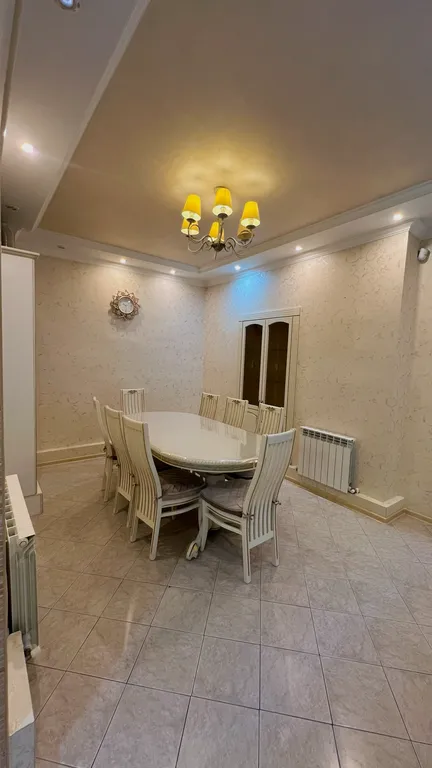 Шикарный дом в центре города с баней и бассейном