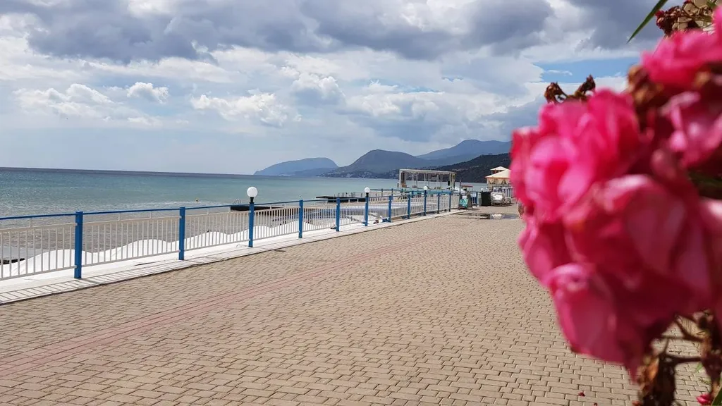 Апартамент у самого моря с двориком