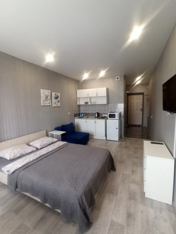 Уютная студия с видом на лес