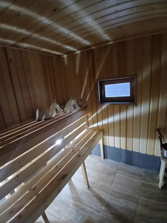 Дом рядом с озером