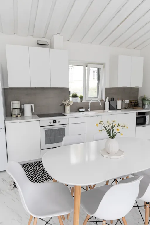 Стильный дом на берегу Ладожского озера с панорамным видом