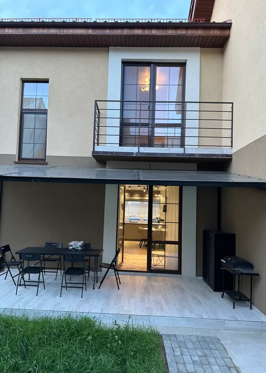 Уютный дом с дизайнерским ремонтом