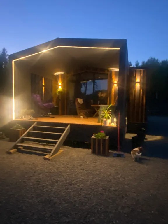 Домик в березах с баней