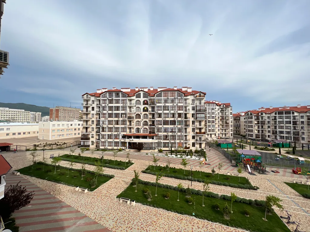 Большая квартира с 2 балконами