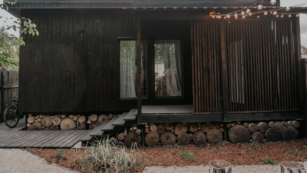 Домик у леса в центре Зелёной Поляны