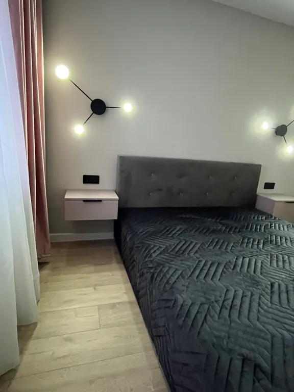 Уютная квартира рядом с Петропавловскими прудами