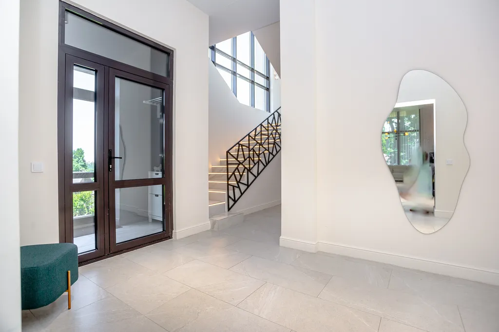 Коттедж Эксклюзивный дом с бассейном (район Ботанического сада) — Владивосток