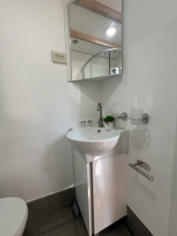 Коттедж Современный и уютным домик на берегу озера — Правдино