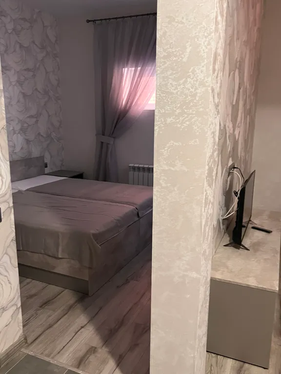 Стильная комната рядом с вокзалом и аэропортом