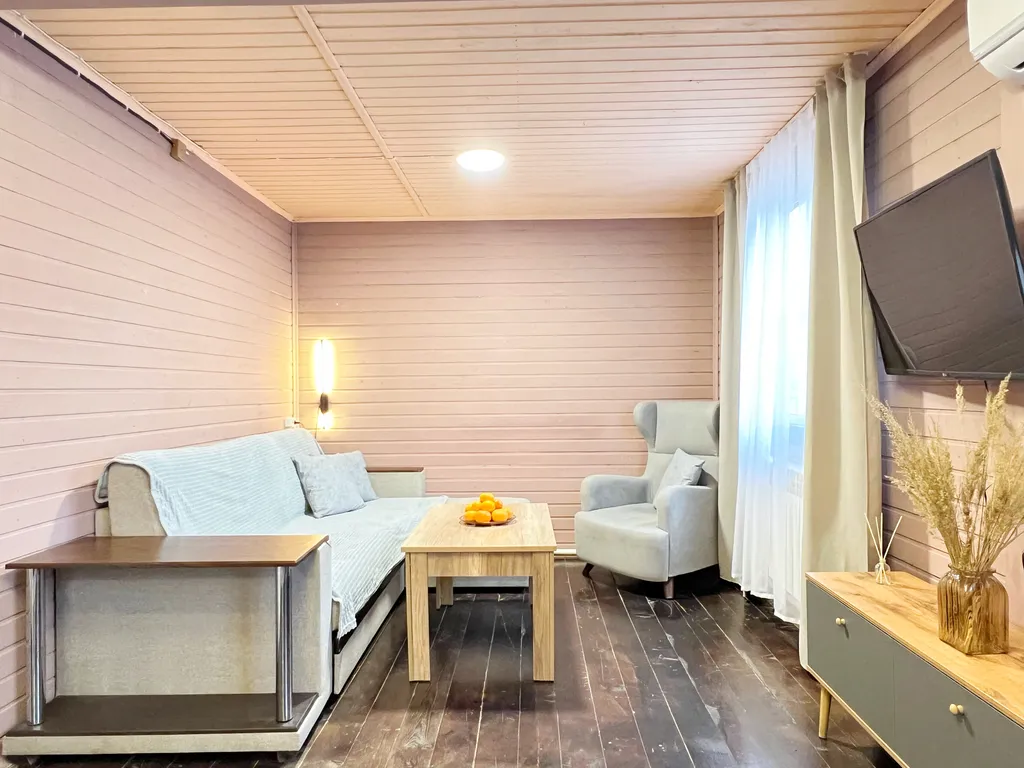 Коттедж Уединенный теплый дом без соседей с сауной, джакузи и бассейном — Луховицы