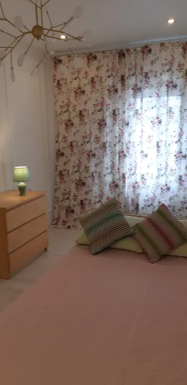 Просторная квартира с видом на лес