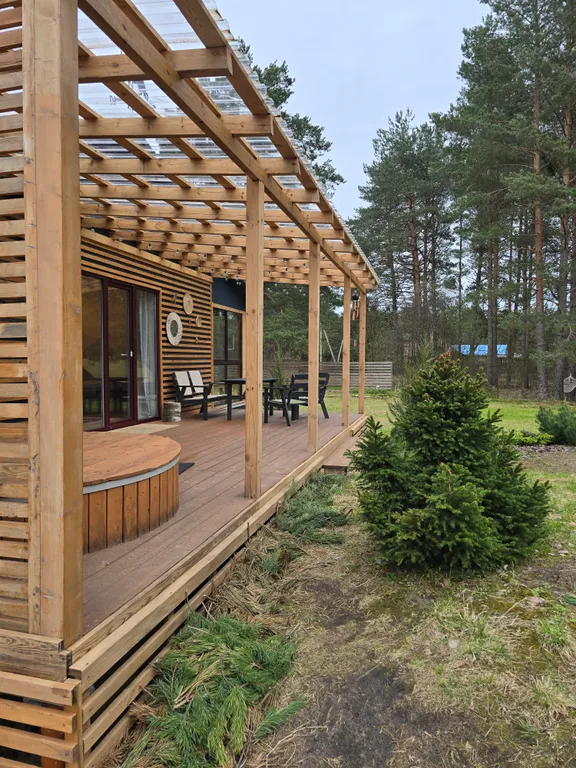 Домик в сосновом лесу