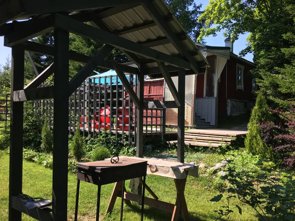 Дом на берегу озера