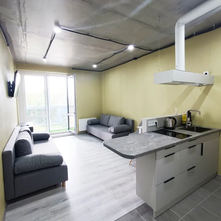 Квартира Новая студия в Минск-Мир с самозаселением возле метро — аренда посуточно в Минск