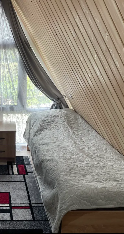 Домик в стиле A-frame с видом на горы