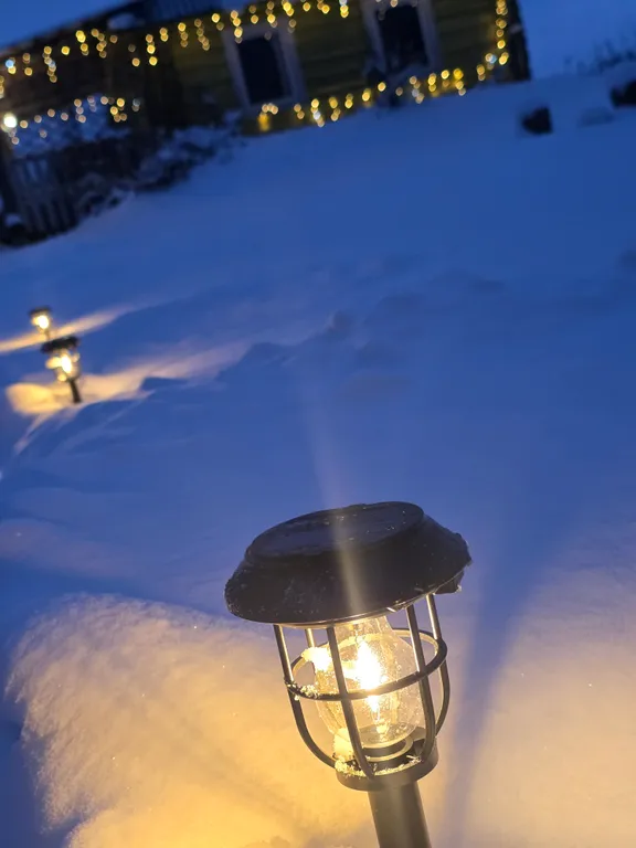 Милый дом на берегу озера