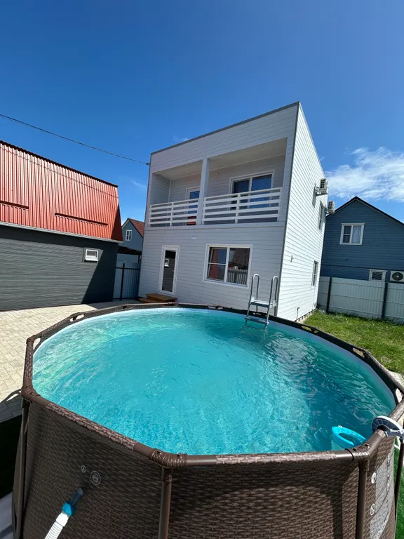 Коттедж на Бирюзовой Виаре — аренда посуточно в Голубицкая