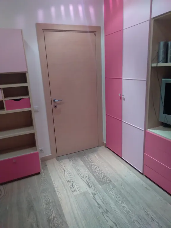 Прекрасная, уютная комната в кирпичной сталинке