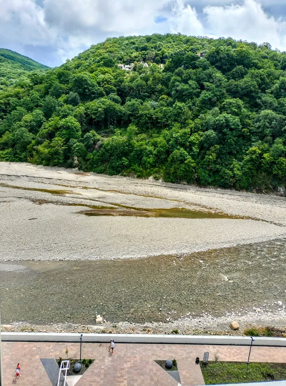 Квартира Видовая квартира на самом берегу горной реки Псезеазусе — Лазаревское