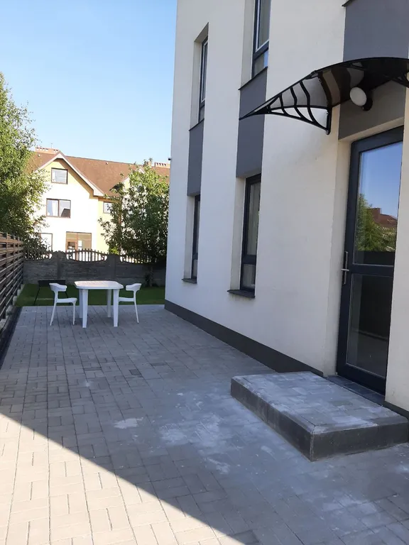 Квартира с участком, барбекю зона, закрытая территория, парковка