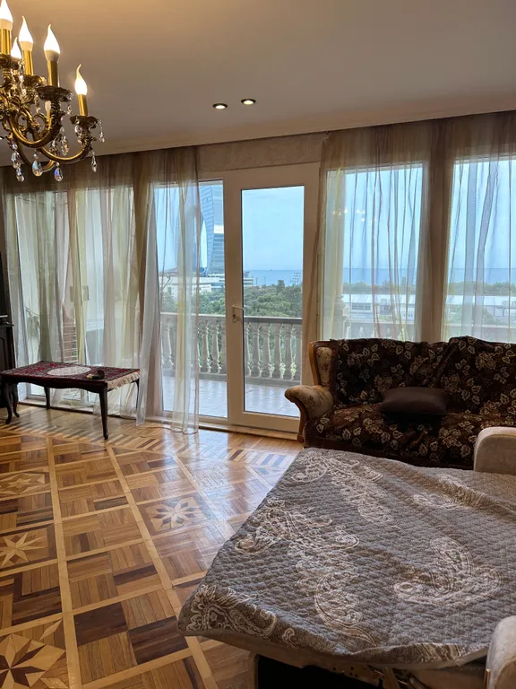 Апартаменты в центре с восхитительным видом на море