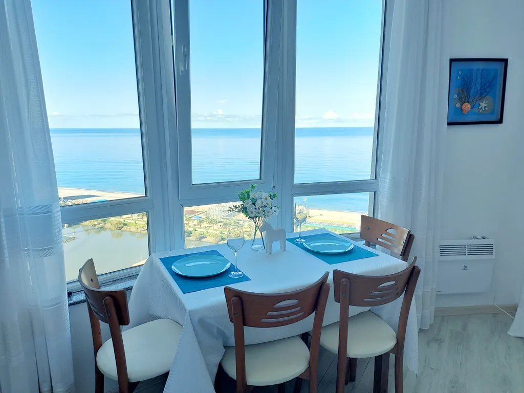 Апартамент с видом на море в центре Батуми