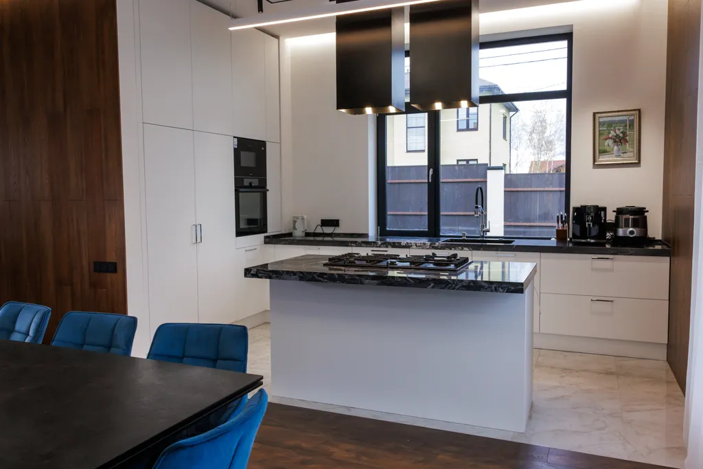 Шикарный коттедж в Подмосковье с круглогодичным бассейном на улице